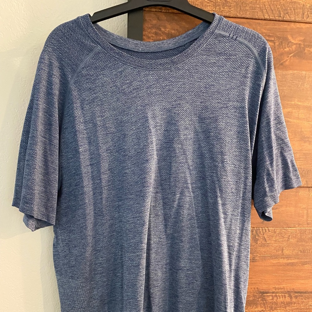 Mens Lululemon shirt sz L